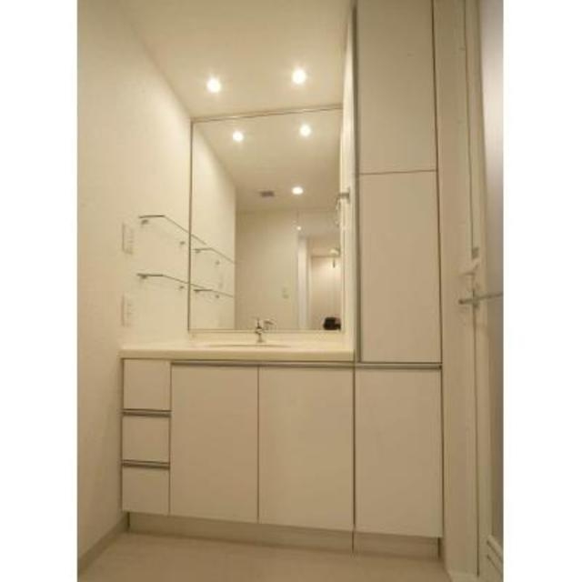 洗面設備　※写真は同タイプ住戸です。