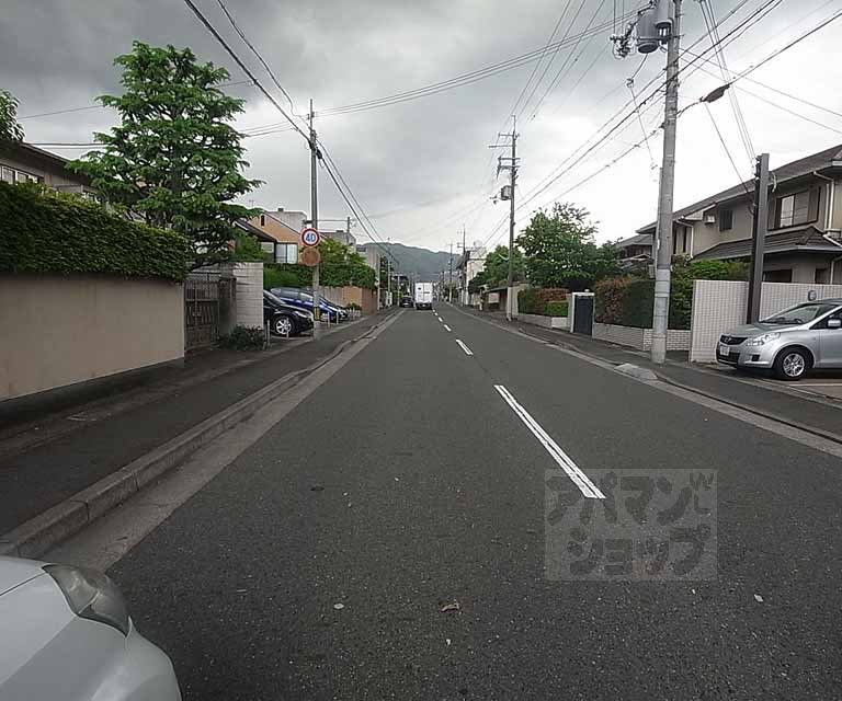 その他　前面道路です。