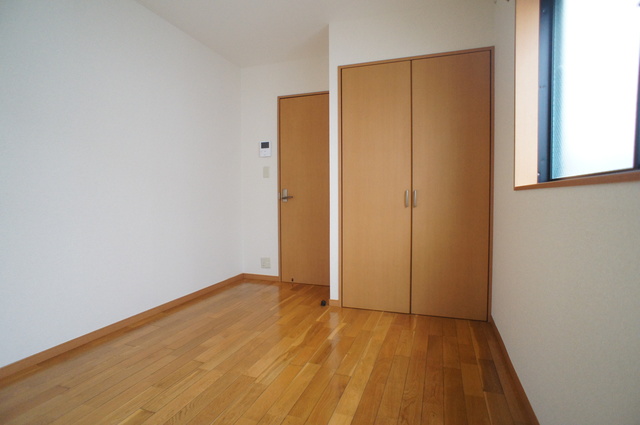 その他部屋・スペース　キッチンと居室を分けるドアがあるので、プライベート感がありま