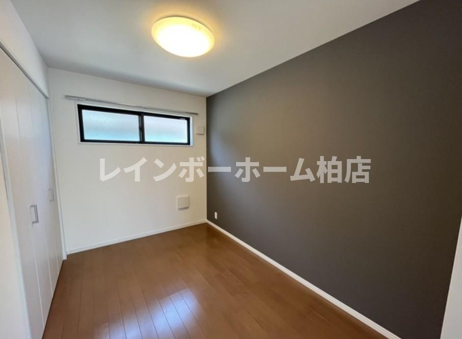 その他部屋・スペース　落ち着いて過ごせるお部屋なので、寝室にいかがでしょうか