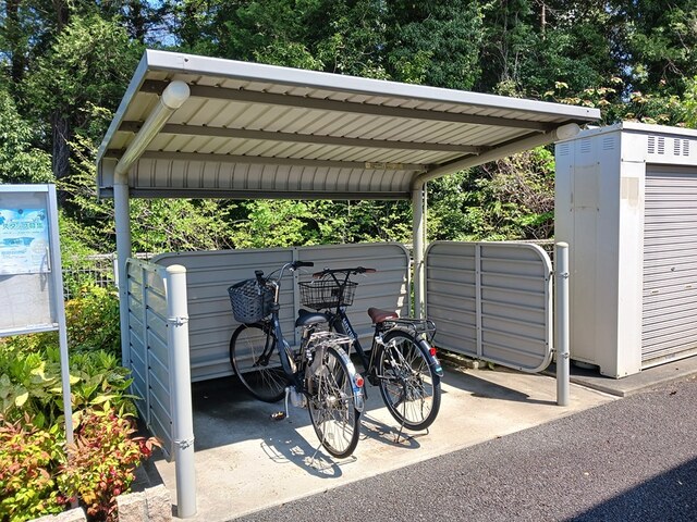 その他共有部分　屋根付き駐輪場