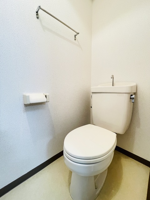 トイレ　別部屋参考写真です