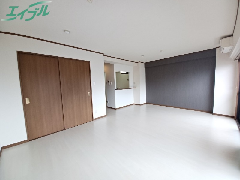 居室・リビング　別部屋参考写真です