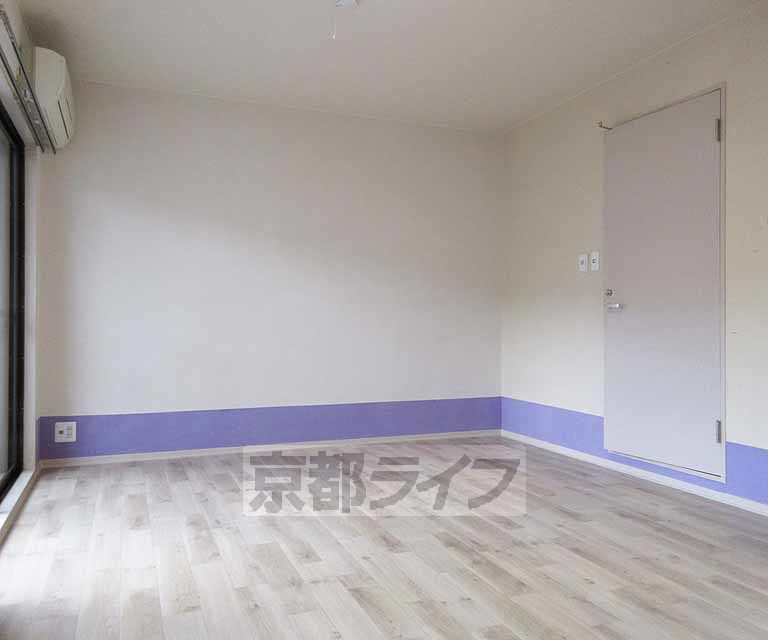 居室・リビング　改装されて綺麗になりました・