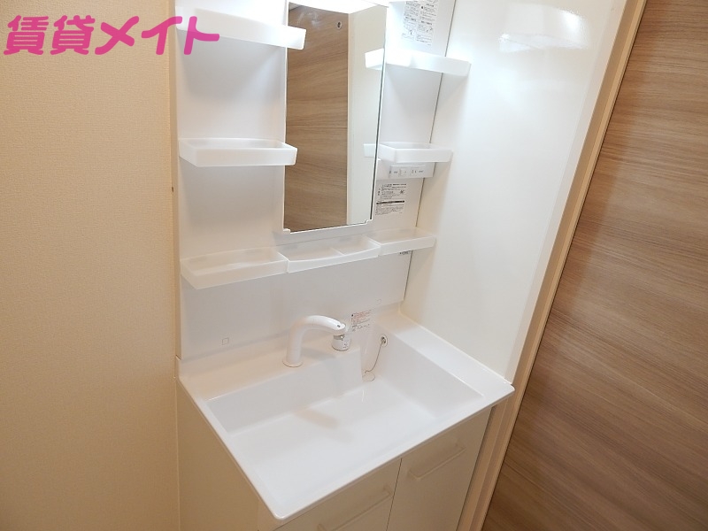洗面設備　同型参考写真