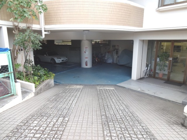 駐車場　駐車場もございます！