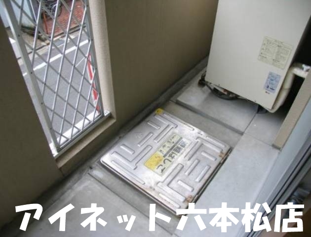 バルコニー　洗濯物はこちらでどうぞ。