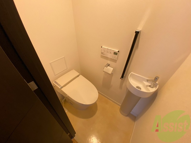 トイレ　こちらはトイレです。清潔感があり、安心して使用できます。