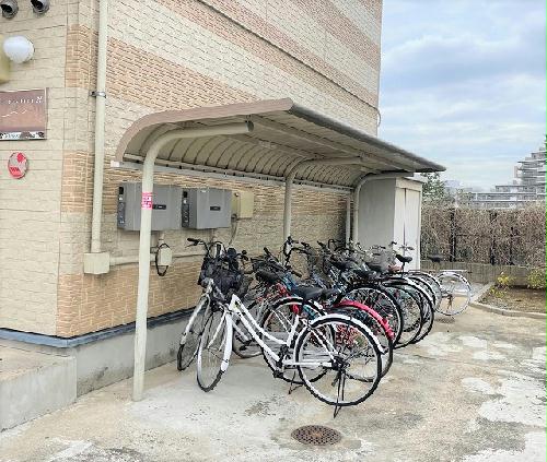 その他共有部分　屋根付き駐輪場