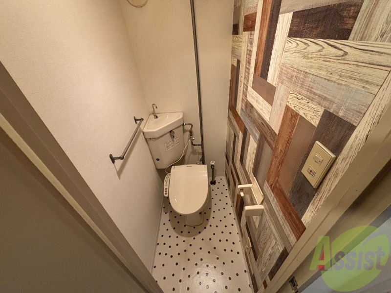トイレ　こちらはトイレです。清潔感があり、安心して使用できます。