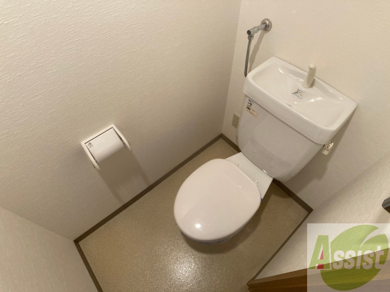トイレ　こちらはトイレです。清潔感があり、安心して使用できます。
