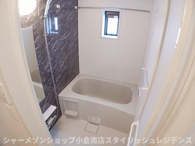 バス・シャワールーム　落ち着いた空間のお風呂です