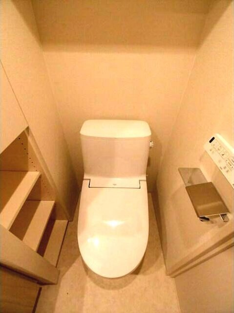バルコニー　浴室乾燥機完備
