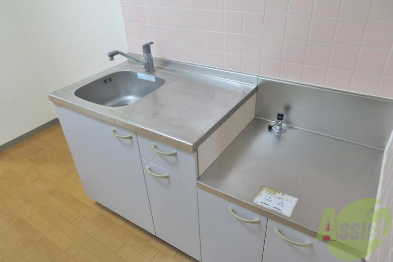 キッチン　白いキッチンは清潔感ありますね。