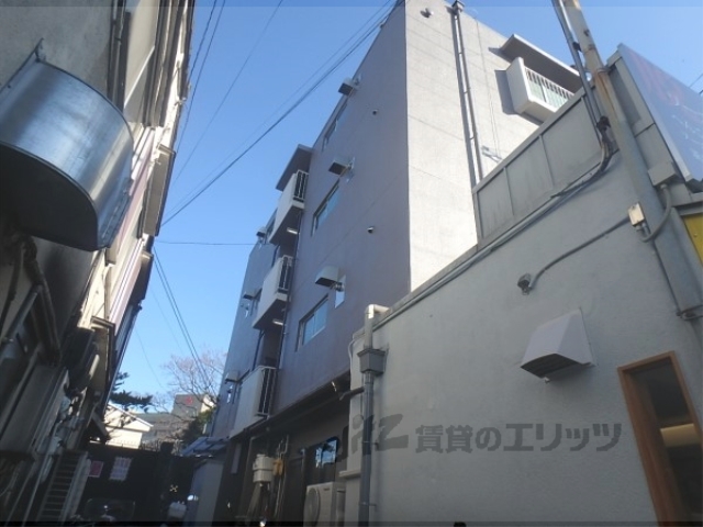 コーポ東福寺の外観写真