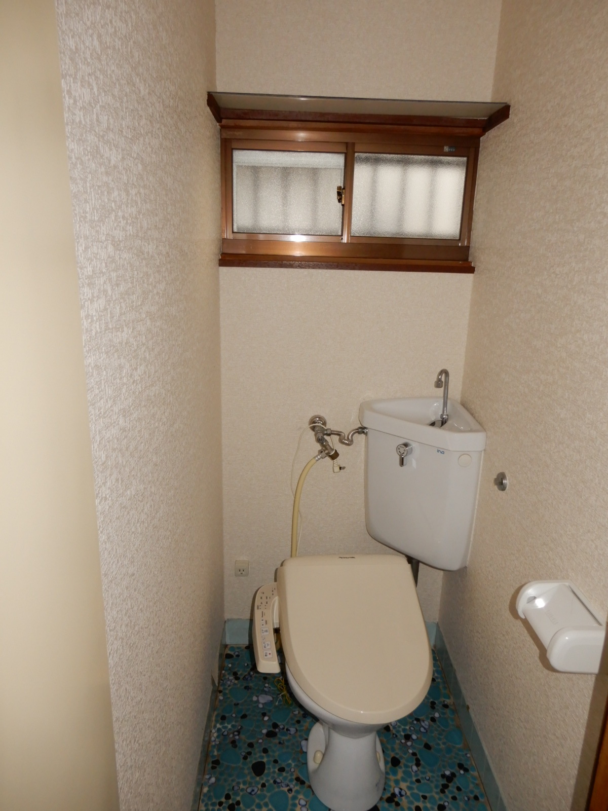 水海戸建貸家のトイレ写真