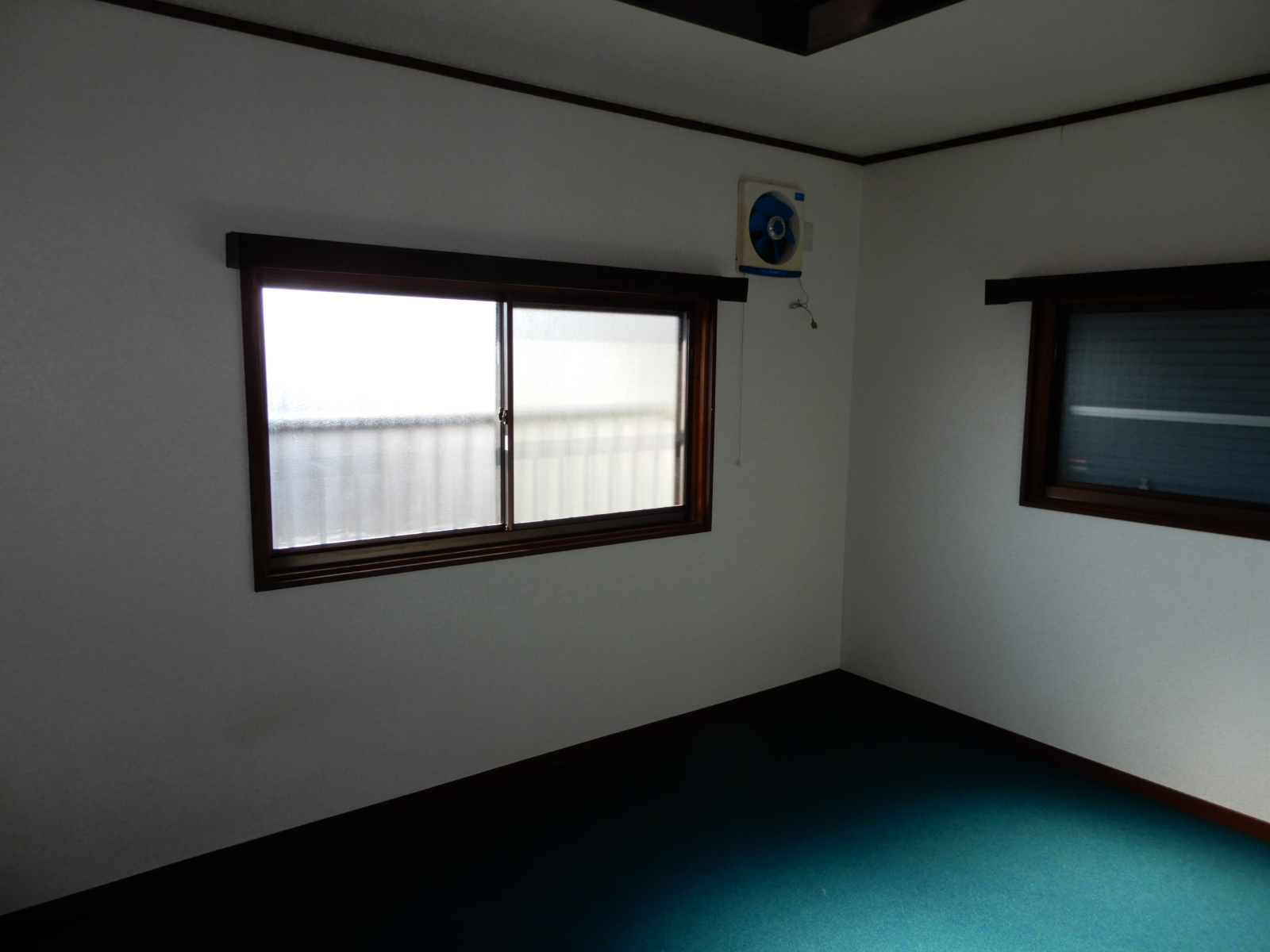 水海戸建貸家の居間写真