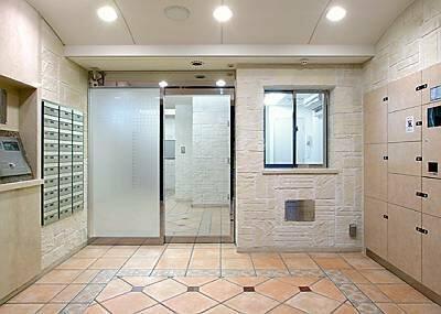 エントランス　カメラ付オートロック完備！?