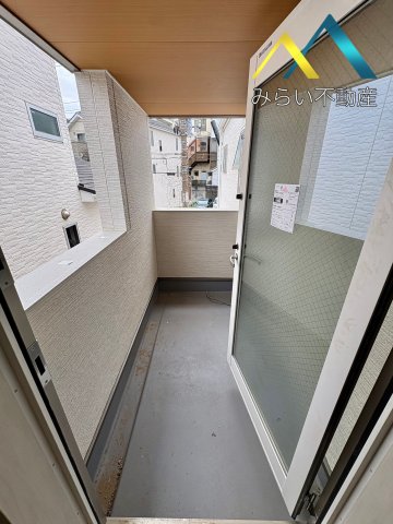バルコニー　自社撮影写真　建築中