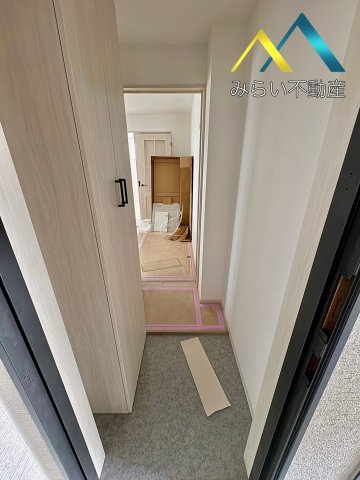 玄関　自社撮影写真　建築中