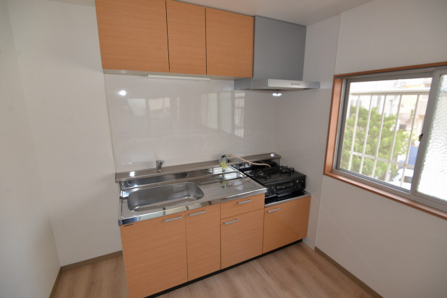 キッチン　写真は同マンションの他のお部屋のものです