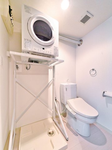 その他設備　ガス乾燥機（幹太君）で雨の日でも洗濯が安心＆温水便座（別号室