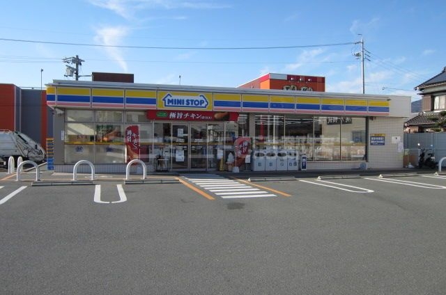 コンビニ　ミニストップ蒲郡八百富町店（コンビニ）まで480m