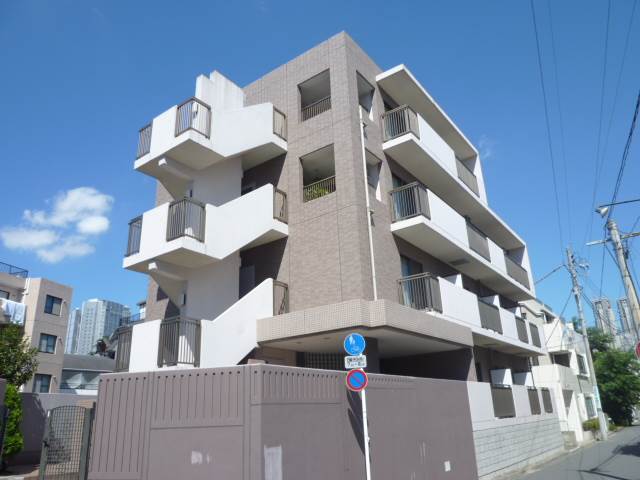 建物外観　外壁タイル張りです♪