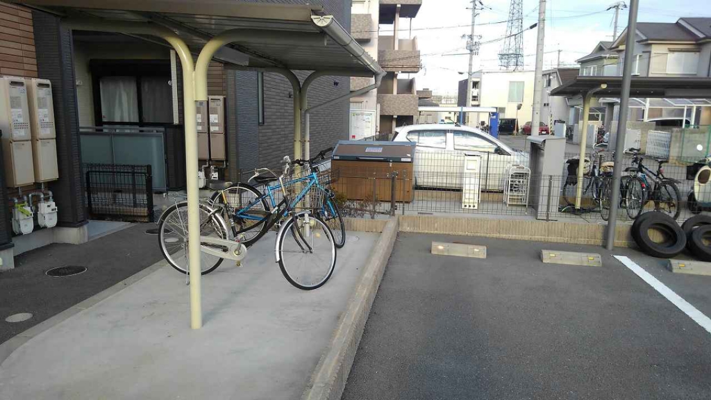 その他　屋根付き駐輪場