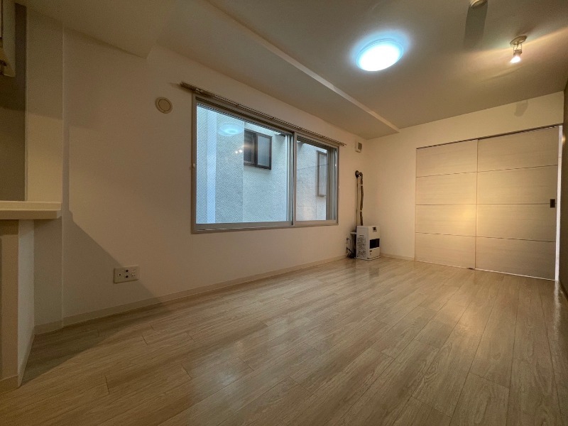 居室・リビング　広くてキレイなお部屋が広がっていて、充実した生活が送れそう。