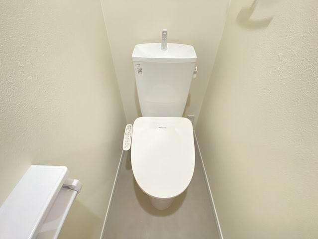 西武池袋線 石神井公園駅 徒歩6分 2階建 築34年のトイレ写真