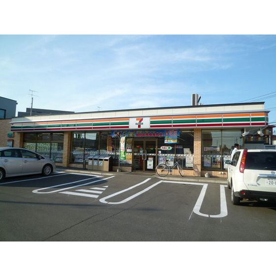 コンビニ　セブンイレブン北見中央町店（コンビニ）まで447m