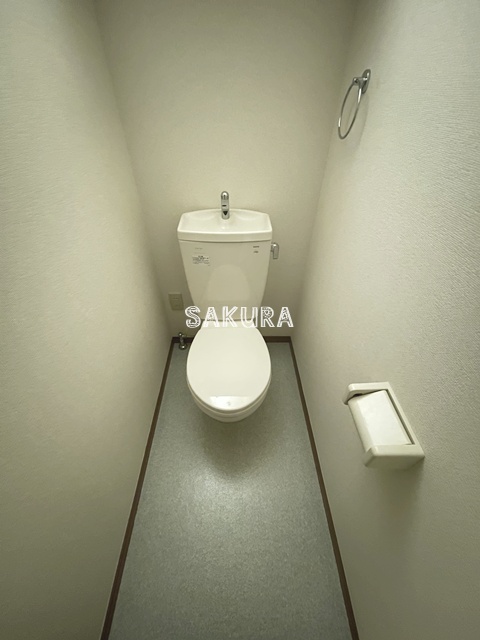 トイレ　落ち着いた色調のトイレです♪