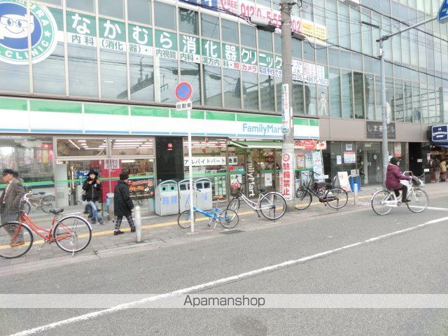 コンビニ　ファミリーマート（コンビニ）まで350m