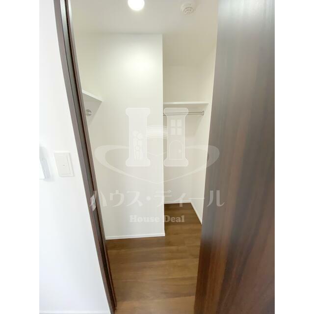 収納　別部屋参考写真です(床の色が違います)