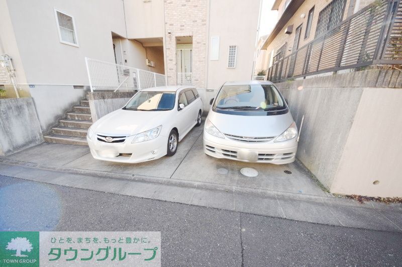 駐車場　駐車場