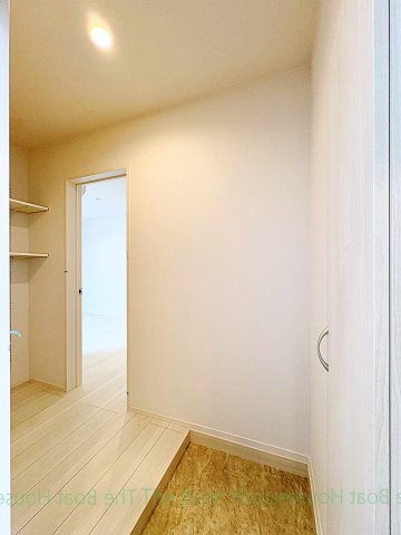 REGALEST志賀本通5の玄関写真
