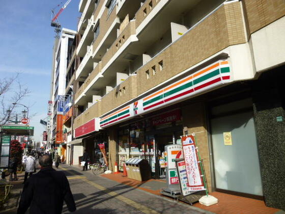 コンビニ　セブンイレブン（コンビニ）まで200m