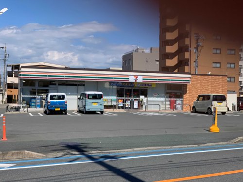 コンビニ　セブンイレブン 豊橋菰口町3丁目店（コンビニ）まで450m