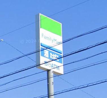 コンビニ　ファミリーマート 犬山上野店（コンビニ）まで832m