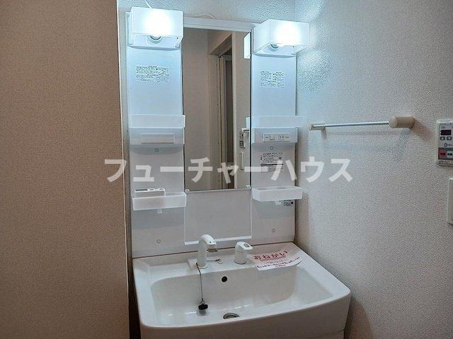 洗面設備　忙しい朝には欠かせない洗面所です