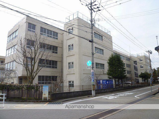 小学校　小坂小学校（小学校）まで300m