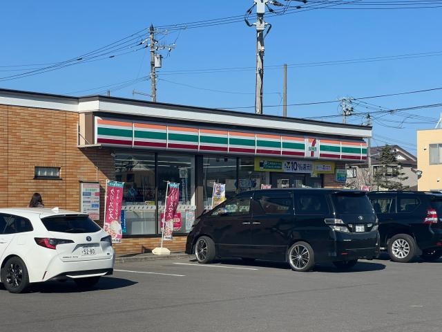 コンビニ　セブンイレブン釧路昭和南店（コンビニ）まで392m