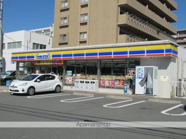 コンビニ　ミニストップ（コンビニ）まで827m