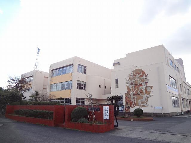 高校・高専　中間高校（高校・高専）まで6847m