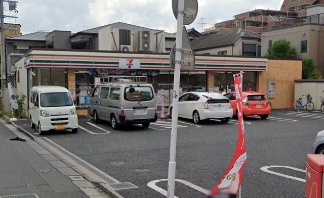 コンビニ　セブンイレブン足立西新井5丁目店（コンビニ）まで744m