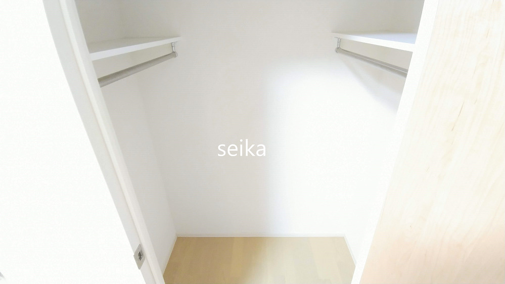 収納　建具の色は異なる場合がございます