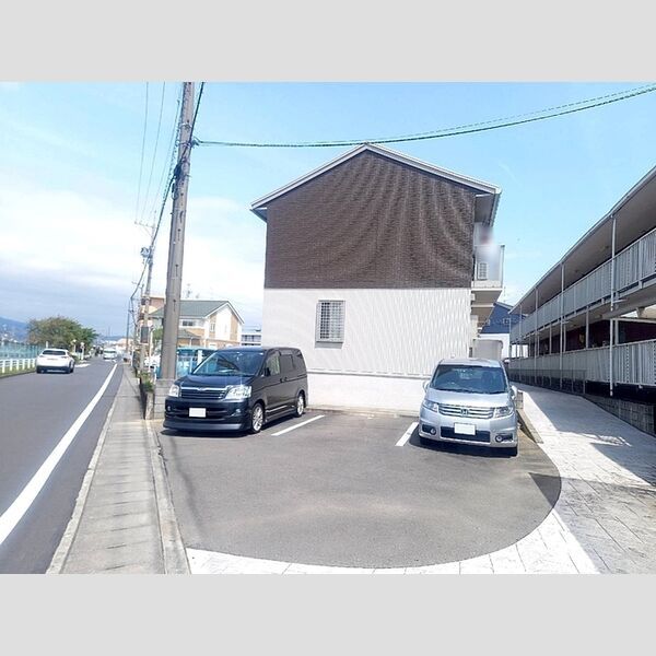 駐車場　駐車場