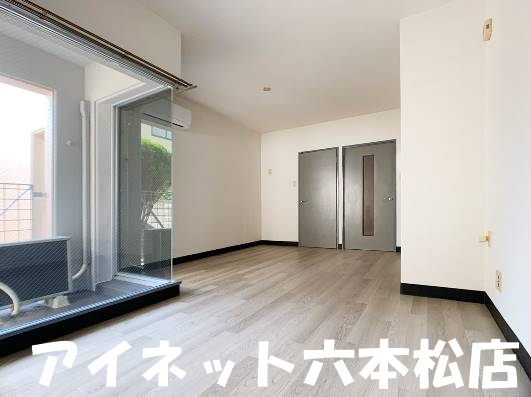 居室・リビング　広々としていいですね。