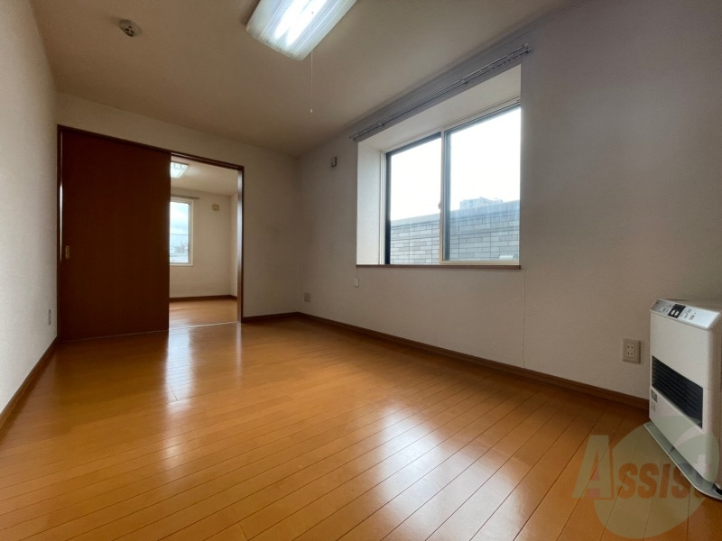 居室・リビング　広くてキレイなお部屋が広がっていて、充実した生活が送れそう。